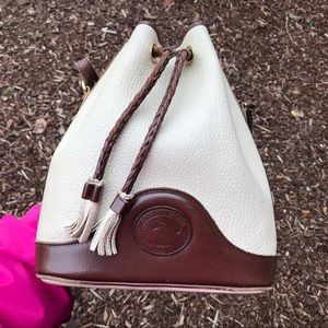 ✨SALE✨ Vintage Dooney & Bourke Bucket Bag